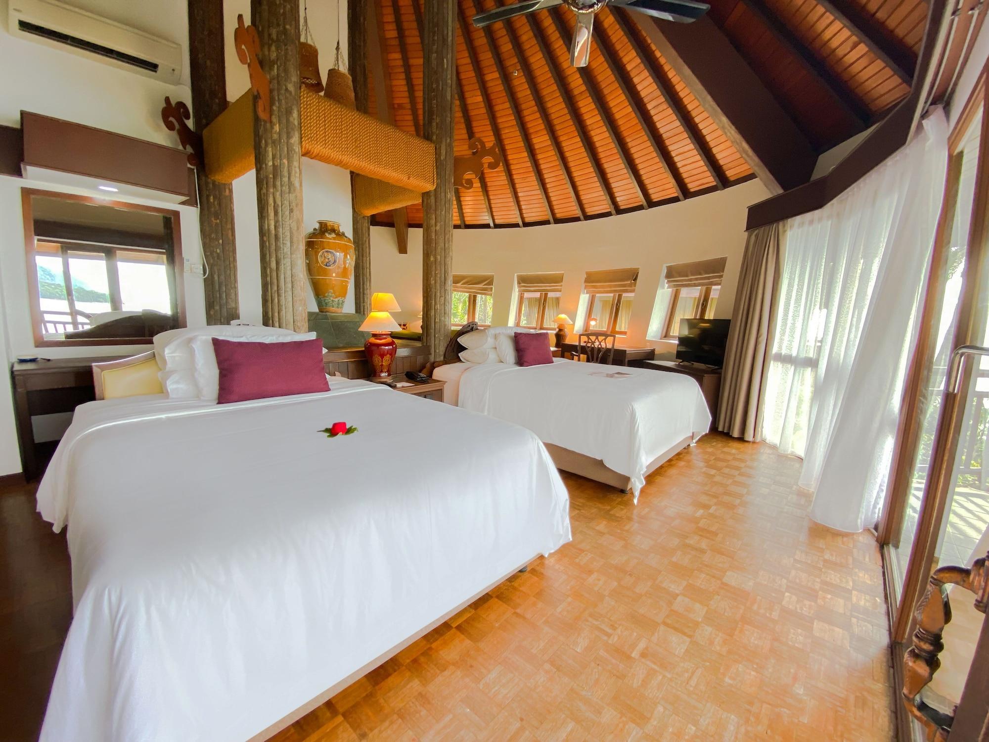 Damai Beach Resort Кучінг Екстер'єр фото