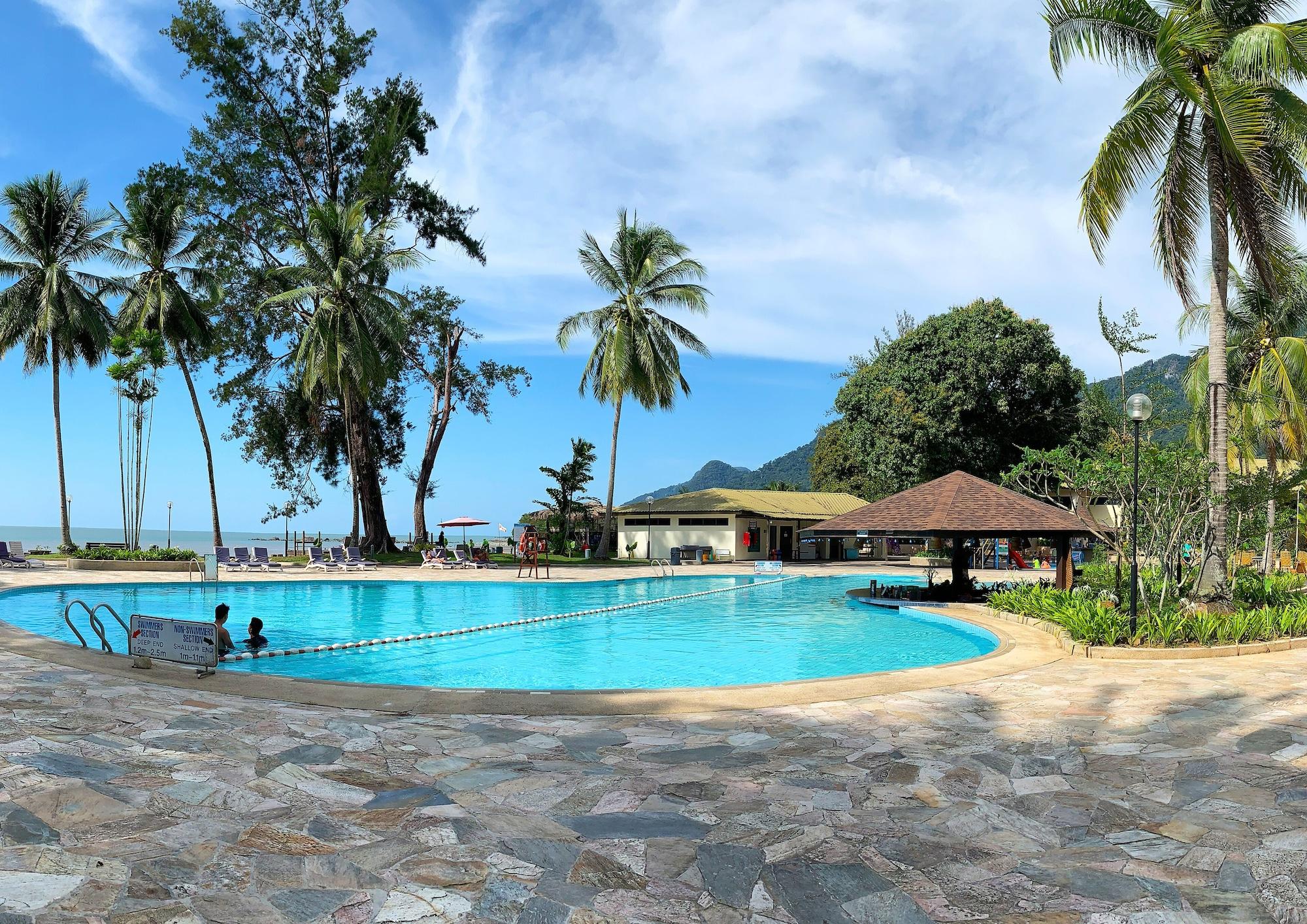 Damai Beach Resort Кучінг Екстер'єр фото