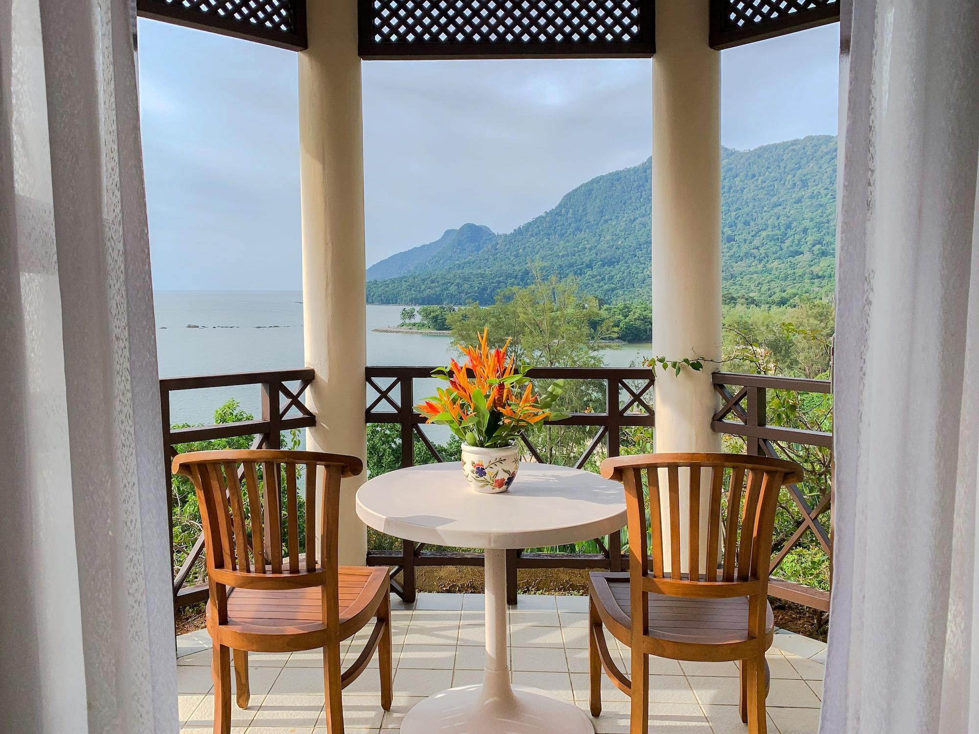 Damai Beach Resort Кучінг Екстер'єр фото