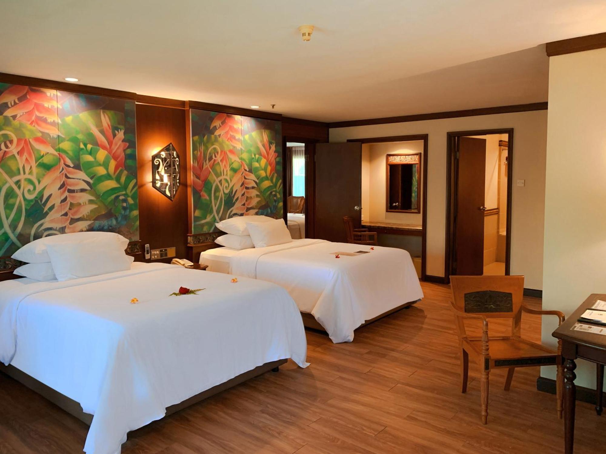 Damai Beach Resort Кучінг Екстер'єр фото