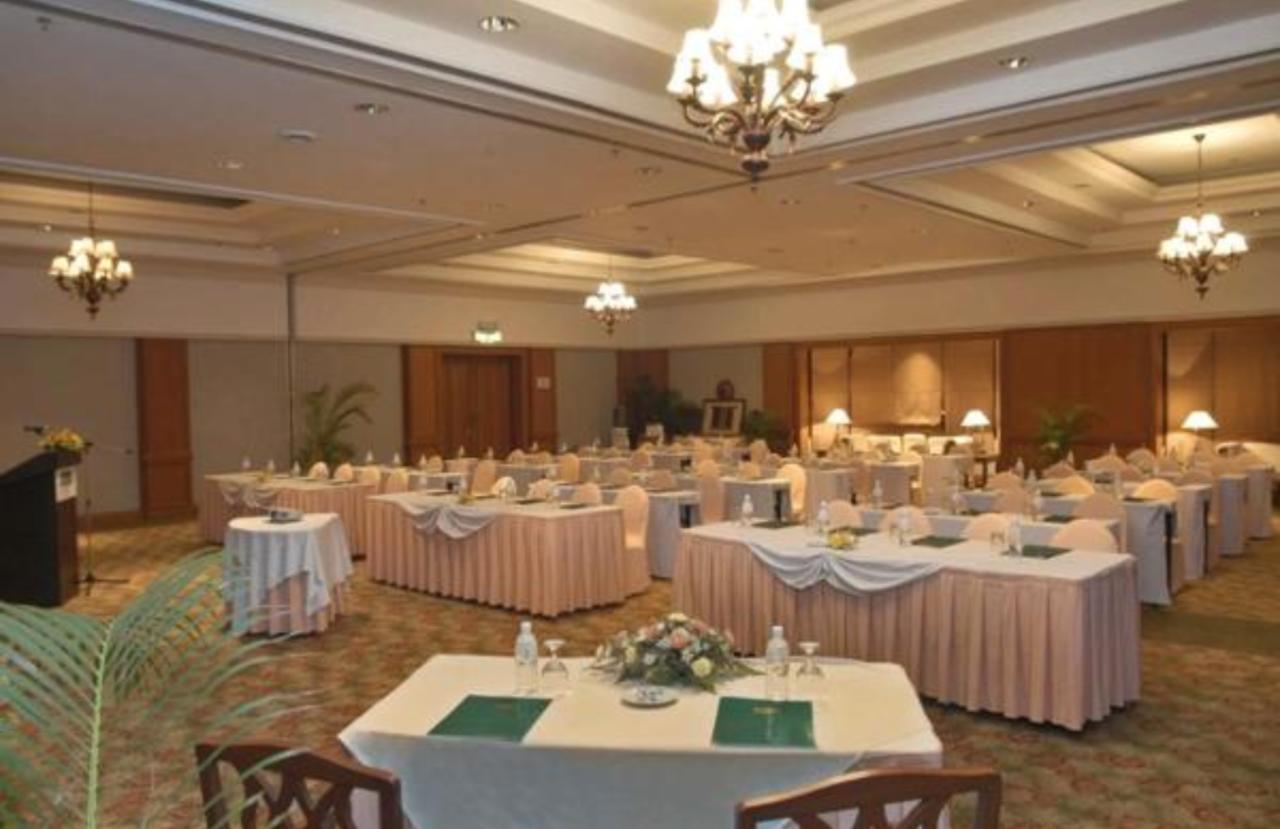 Damai Beach Resort Кучінг Екстер'єр фото